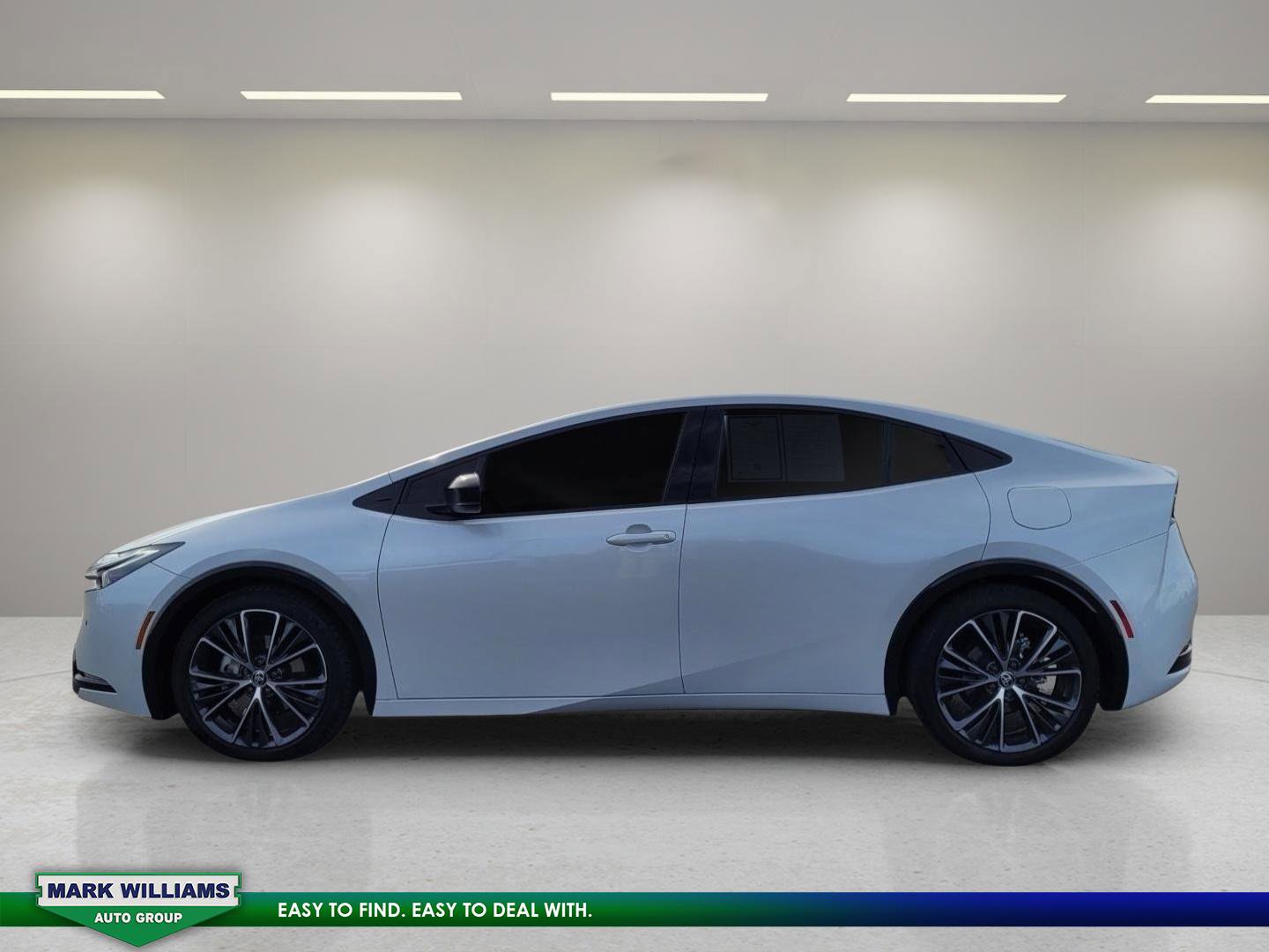 Used 2025 Toyota Prius XLE image 7