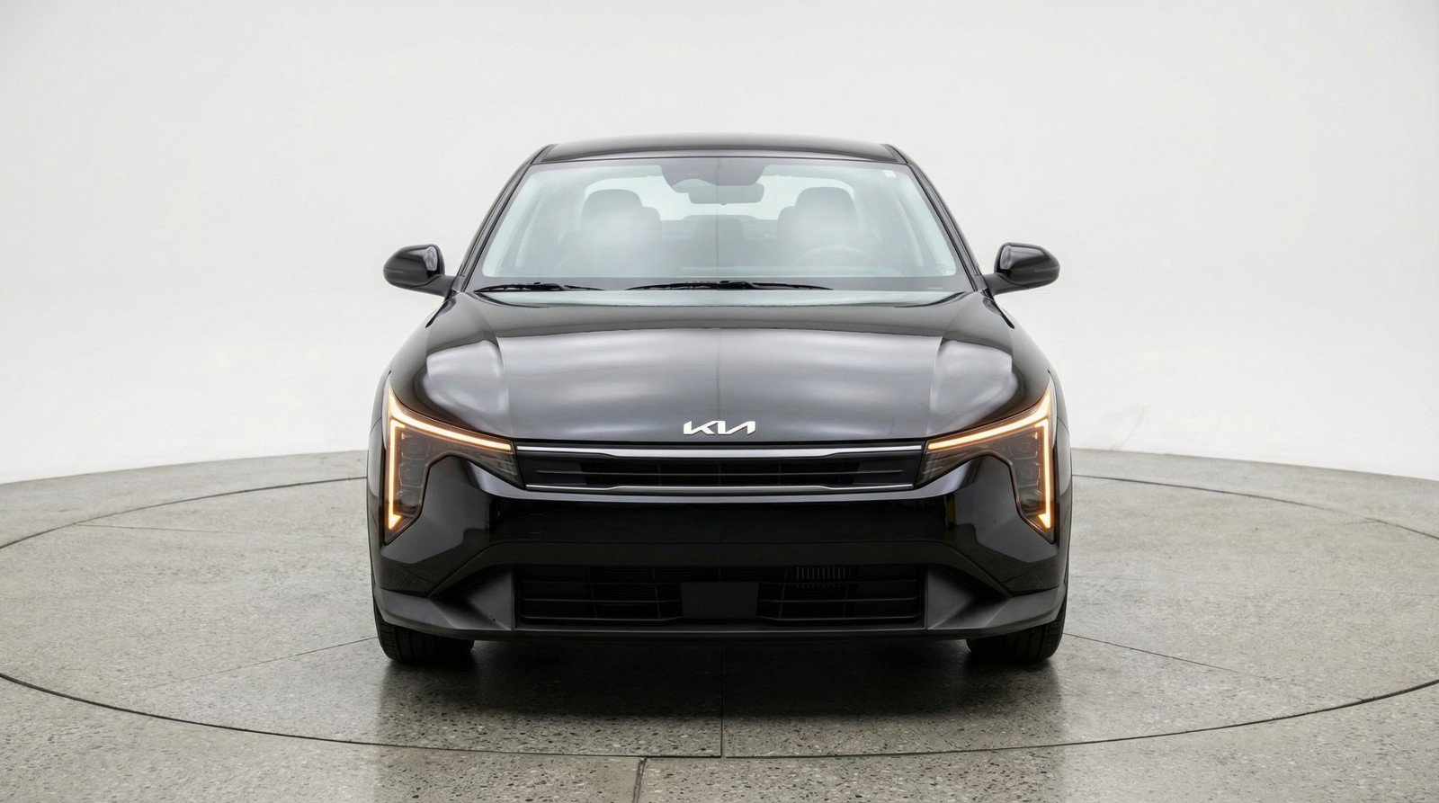 Used 2025 Kia K4 LXS image 2