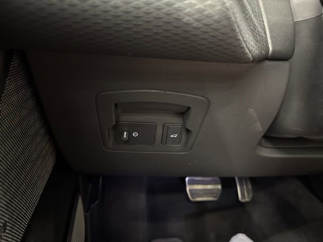 Used 2023 Land Rover Range Rover Velar HST AWD/4WD image 21