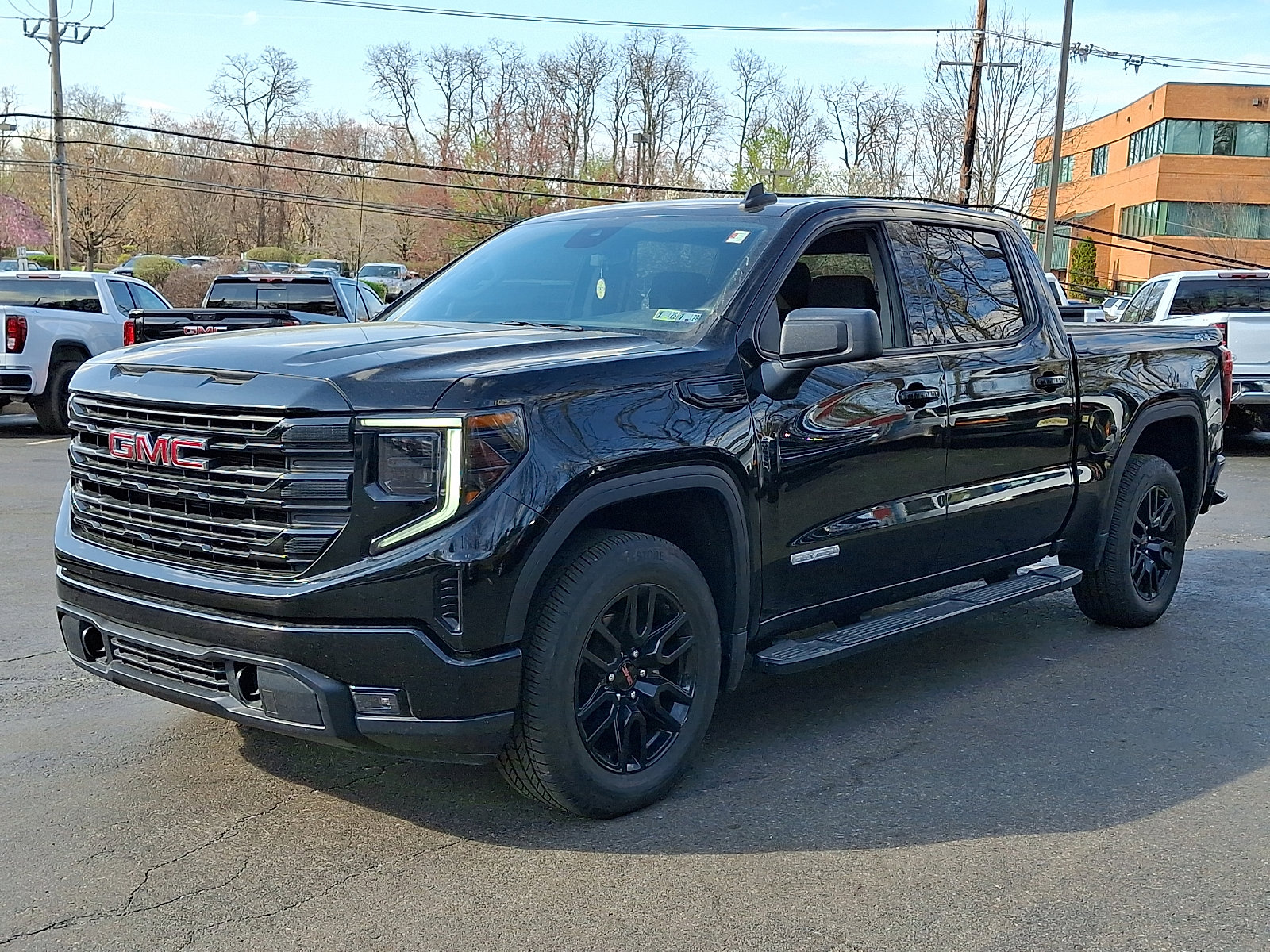Used 2024 GMC Sierra 1500 Elevation image 3