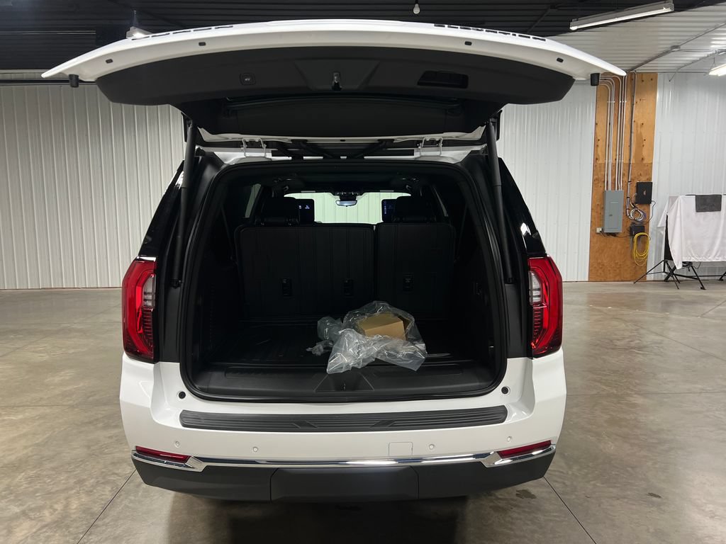 New 2026 GMC Yukon XL Elevation w/ Elevation Premium Package AWD/4WD image 11