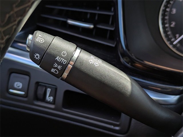 Certified 2025 Cadillac XT5 Premium Luxury image 31