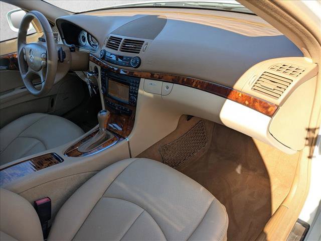 Used 2009 Mercedes-Benz E 350 Sedan image 23