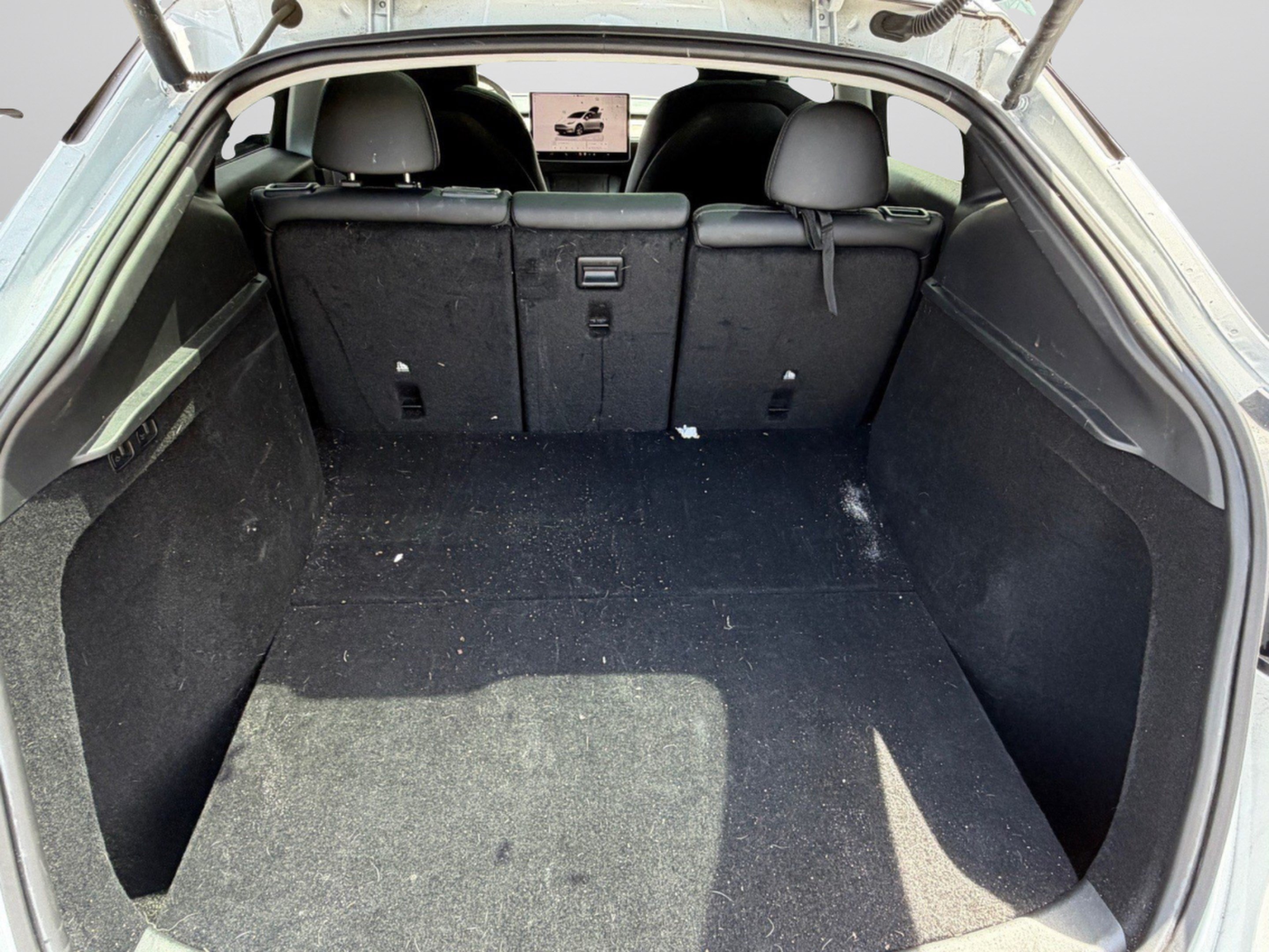 Used 2023 Tesla Model Y 2WD image 21