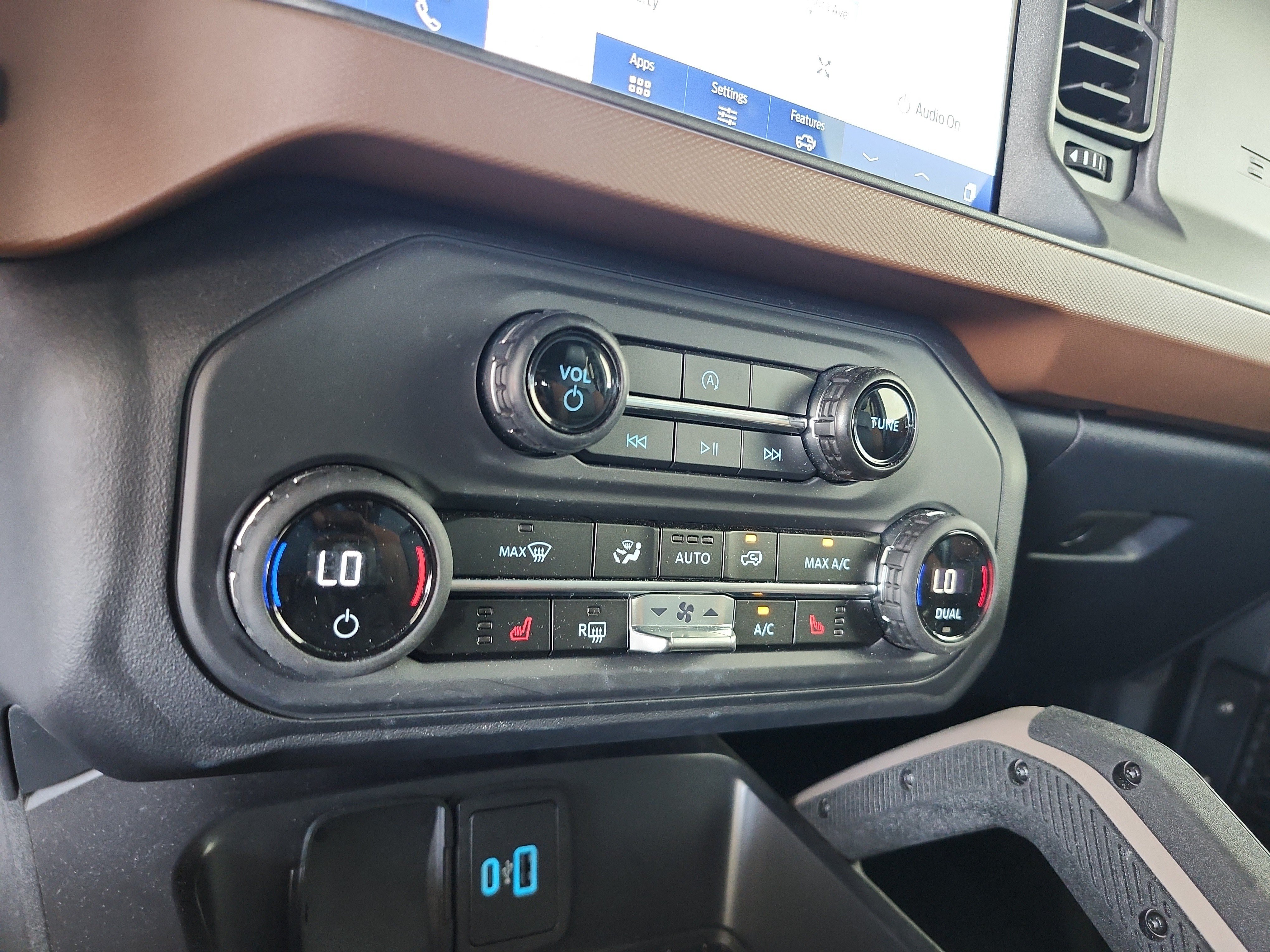 Certified 2024 Ford Bronco Outer Banks AWD/4WD image 28