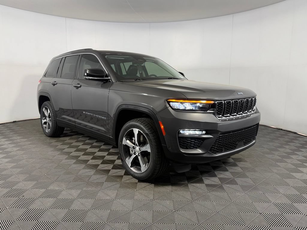 Used 2023 Jeep Grand Cherokee 4WD 4xe w/ Luxury Tech Group II image 5