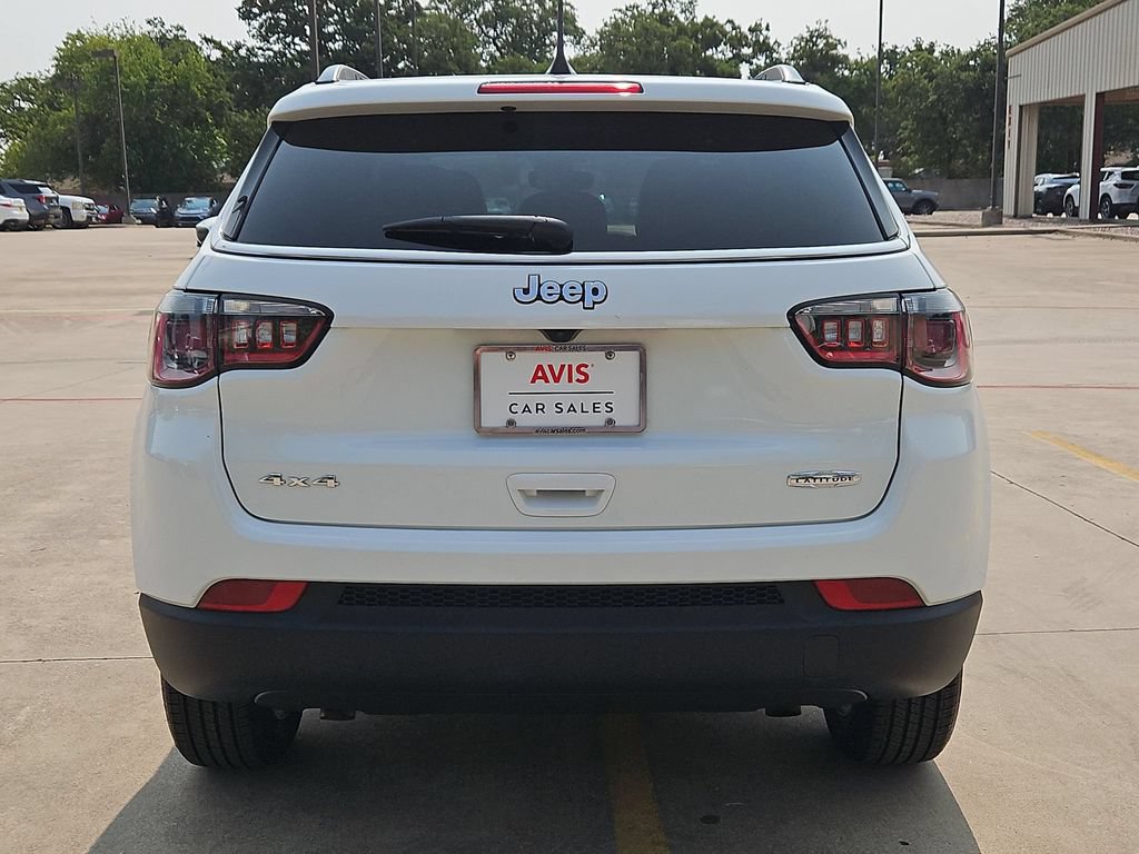 Used 2025 Jeep Compass Latitude w/ Sun & Sound Group AWD/4WD image 6