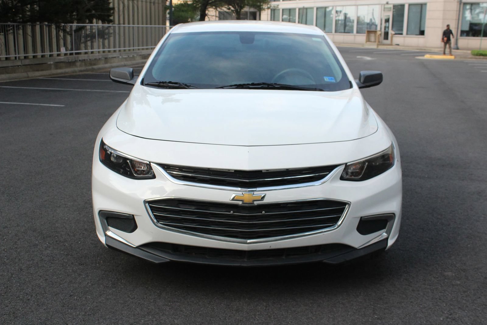 Used 2016 Chevrolet Malibu LS FWD image 3