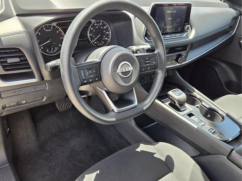 Used 2024 Nissan Rogue S FWD image 11
