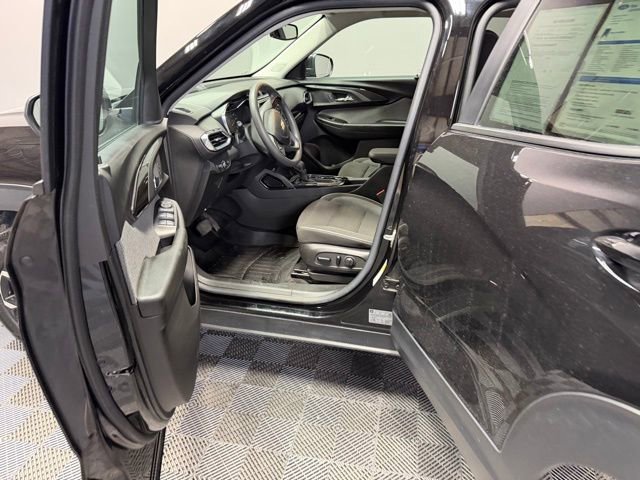 Used 2023 Chevrolet TrailBlazer LT w/ Convenience Package image 14