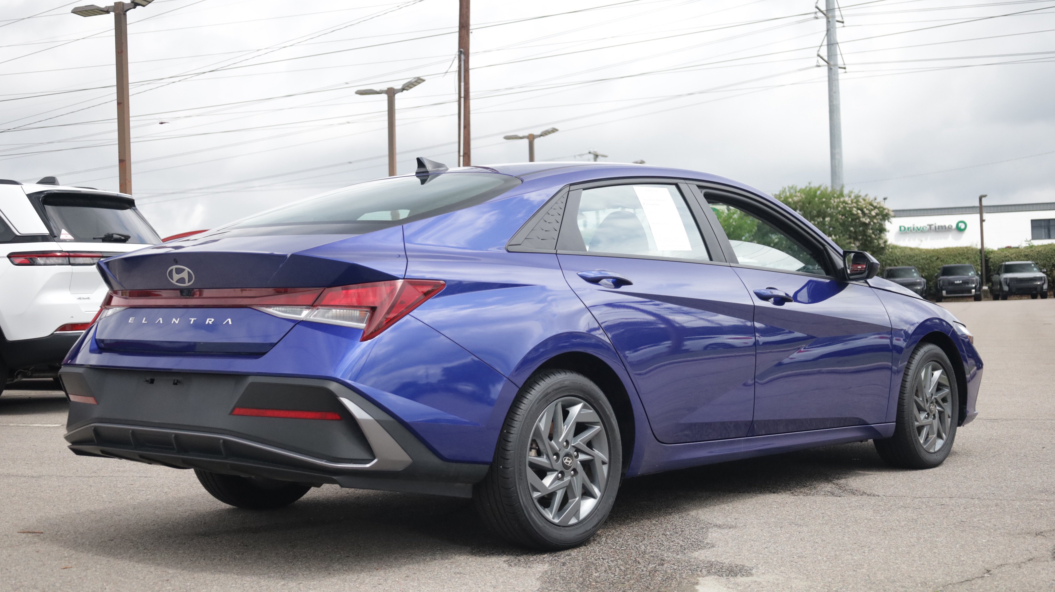 Used 2024 Hyundai Elantra SEL FWD image 4