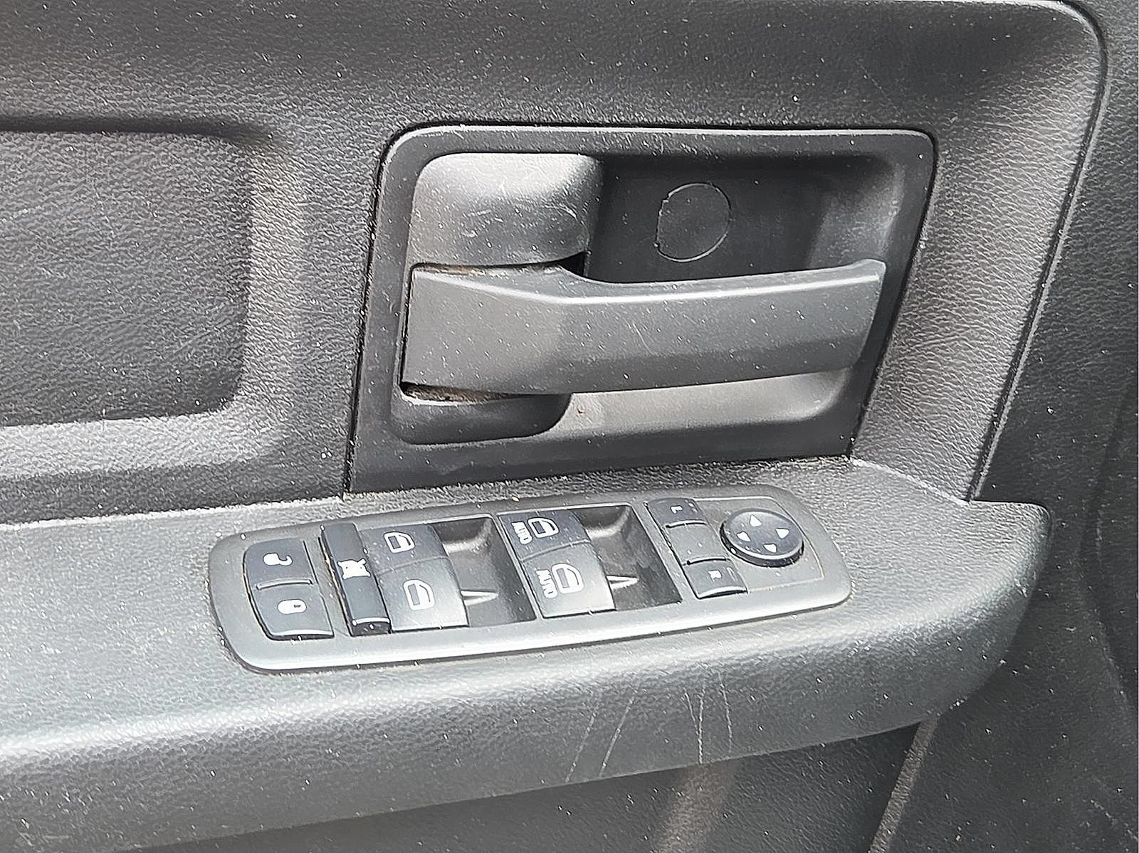 Used 2022 RAM 2500 Tradesman w/ Chrome Appearance Group AWD/4WD image 13