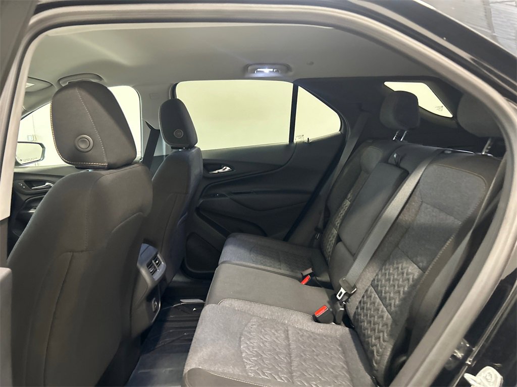 Used 2023 Chevrolet Equinox LT image 32