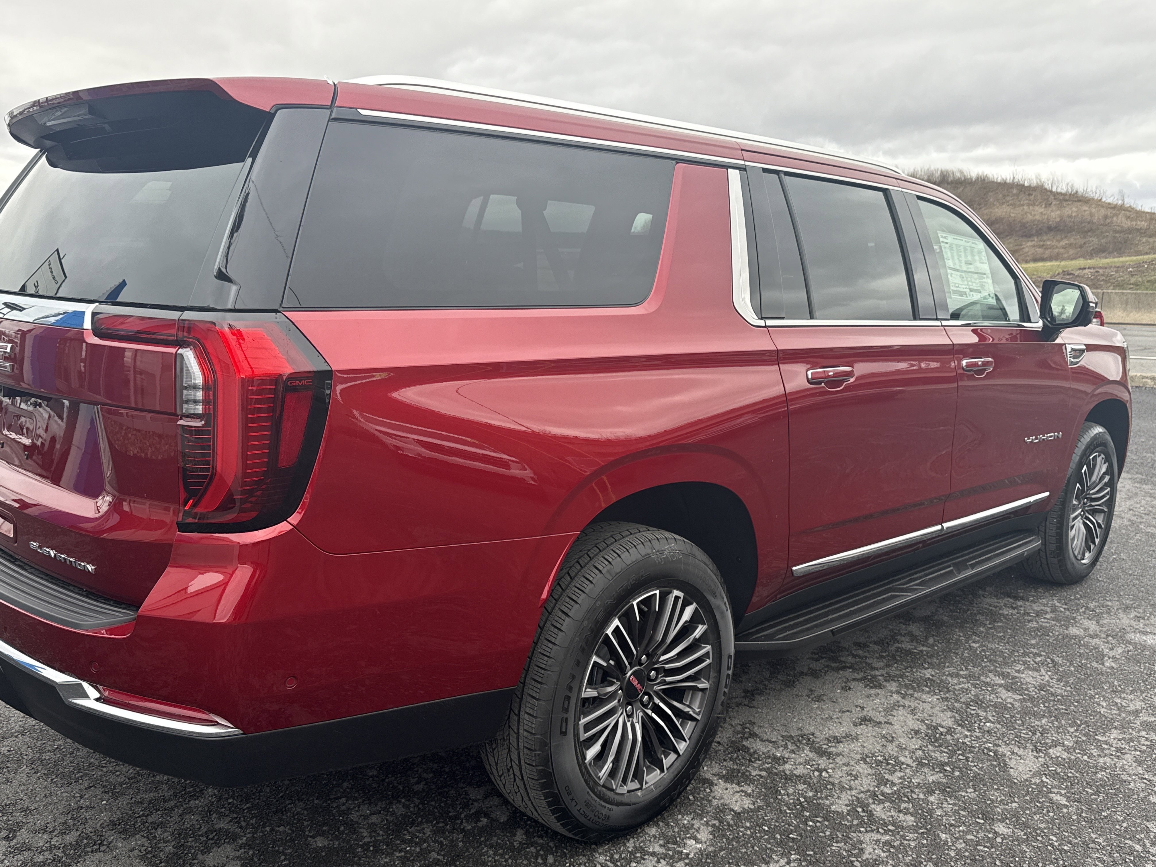 New 2026 GMC Yukon XL Elevation image 3