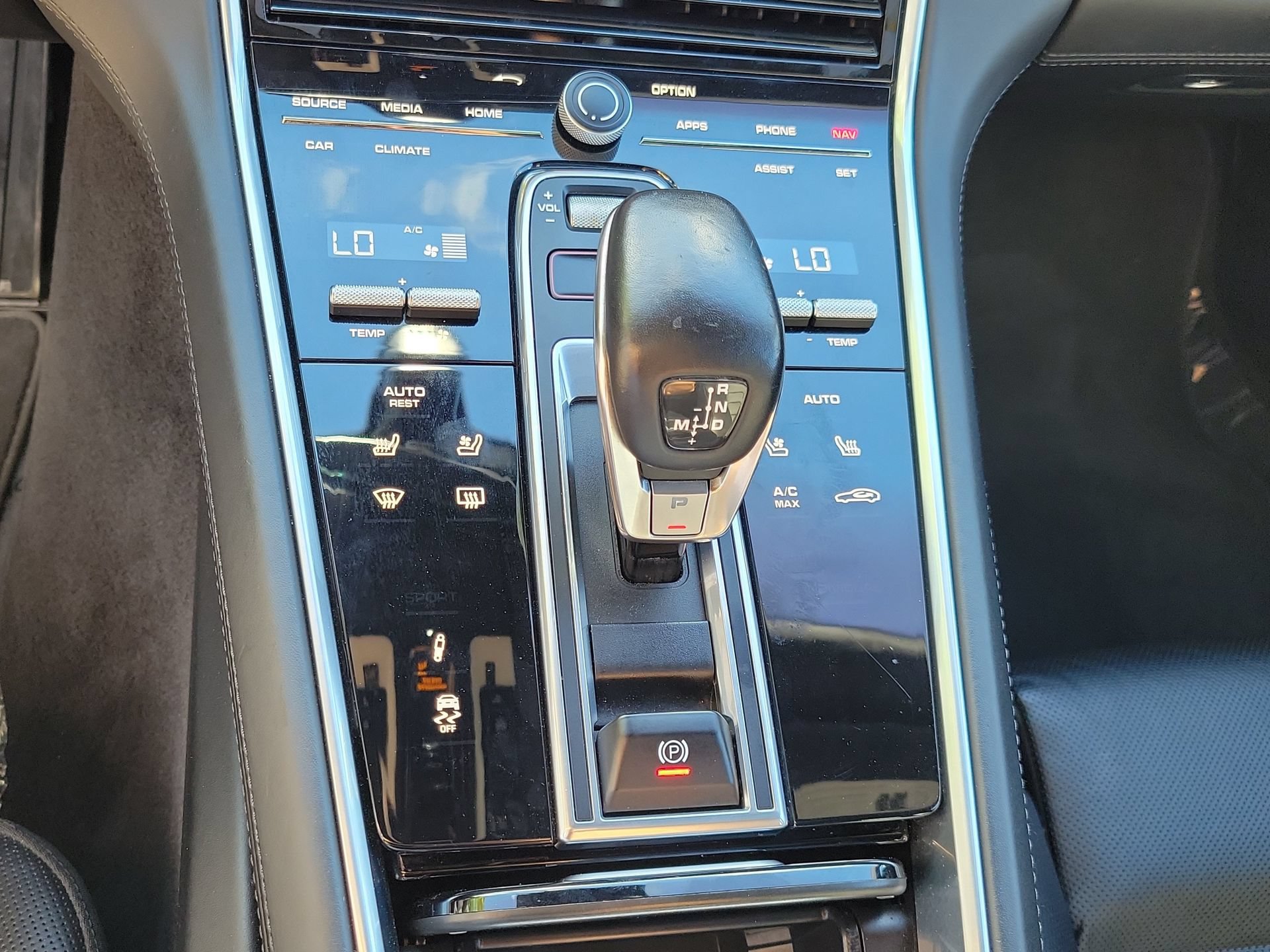 Used 2019 Porsche Panamera GTS AWD/4WD image 39