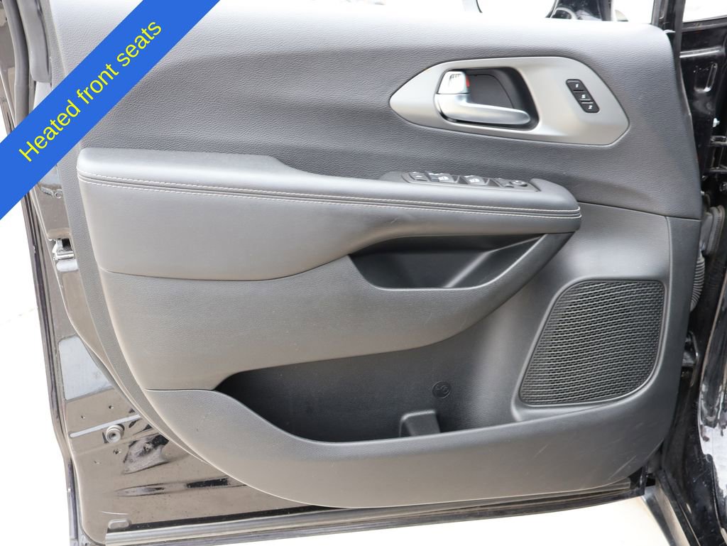 Used 2025 Chrysler Pacifica Select FWD image 20