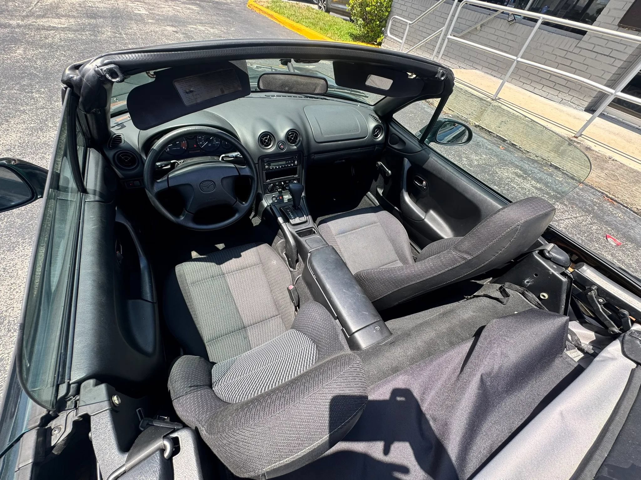 Used 1999 MAZDA MX-5 Miata RWD image 29