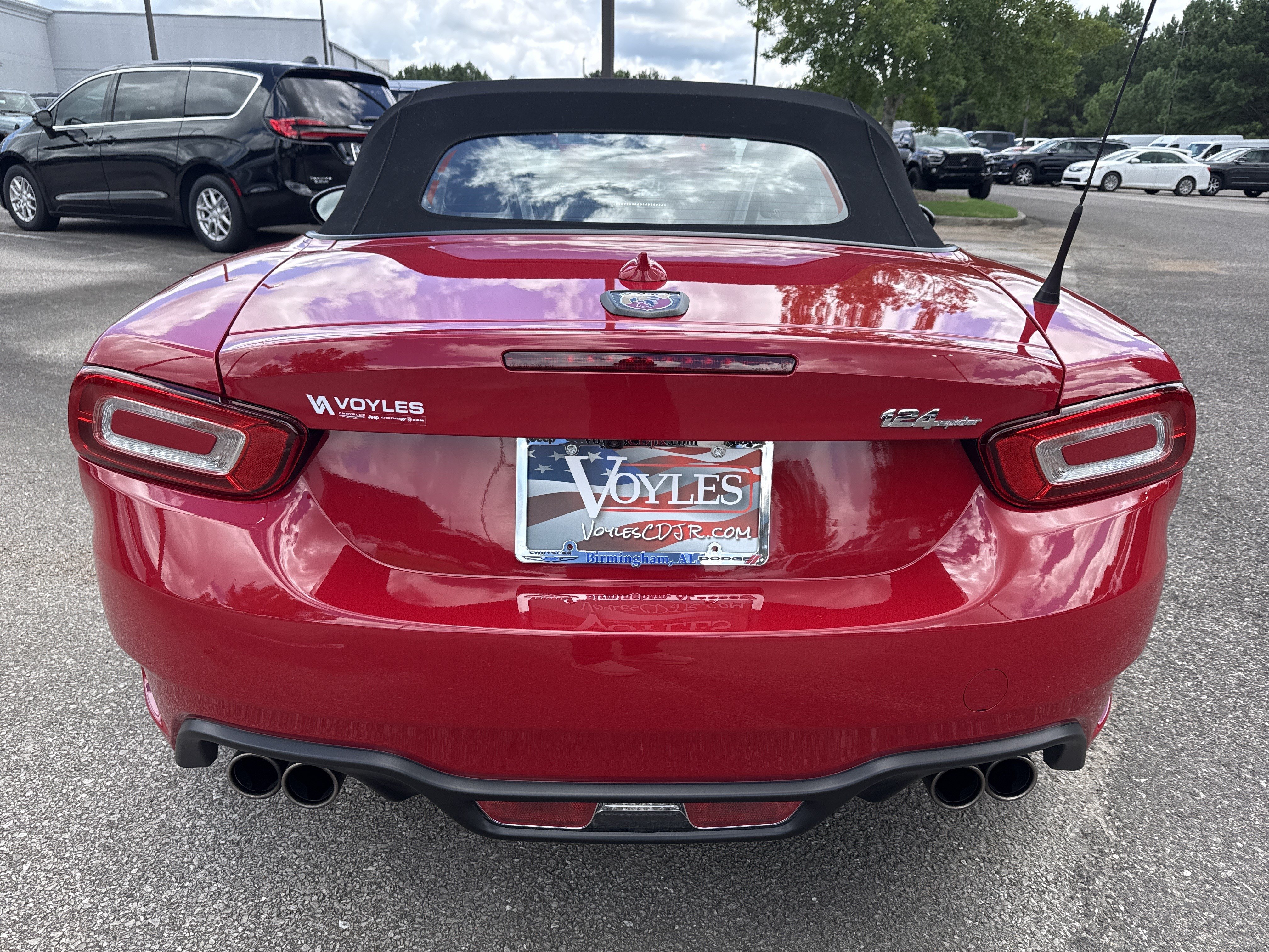 Used 2020 FIAT 124 Spider Abarth RWD image 6