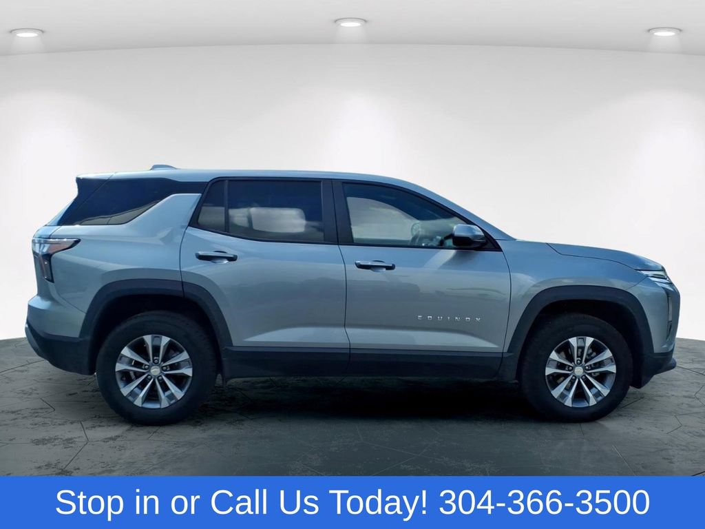 Used 2026 Chevrolet Equinox LT AWD/4WD image 3