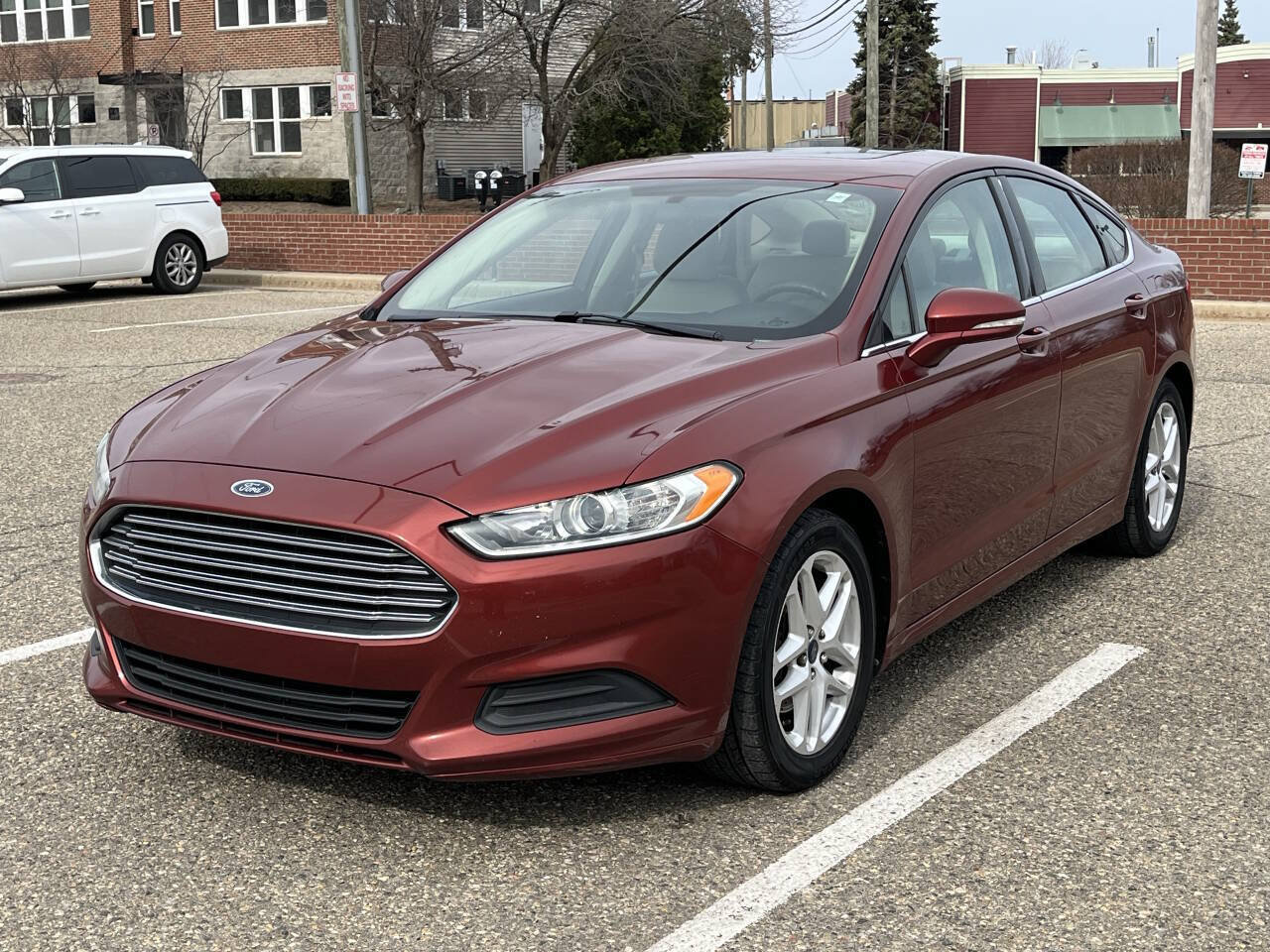 Used 2014 Ford Fusion SE FWD image 1