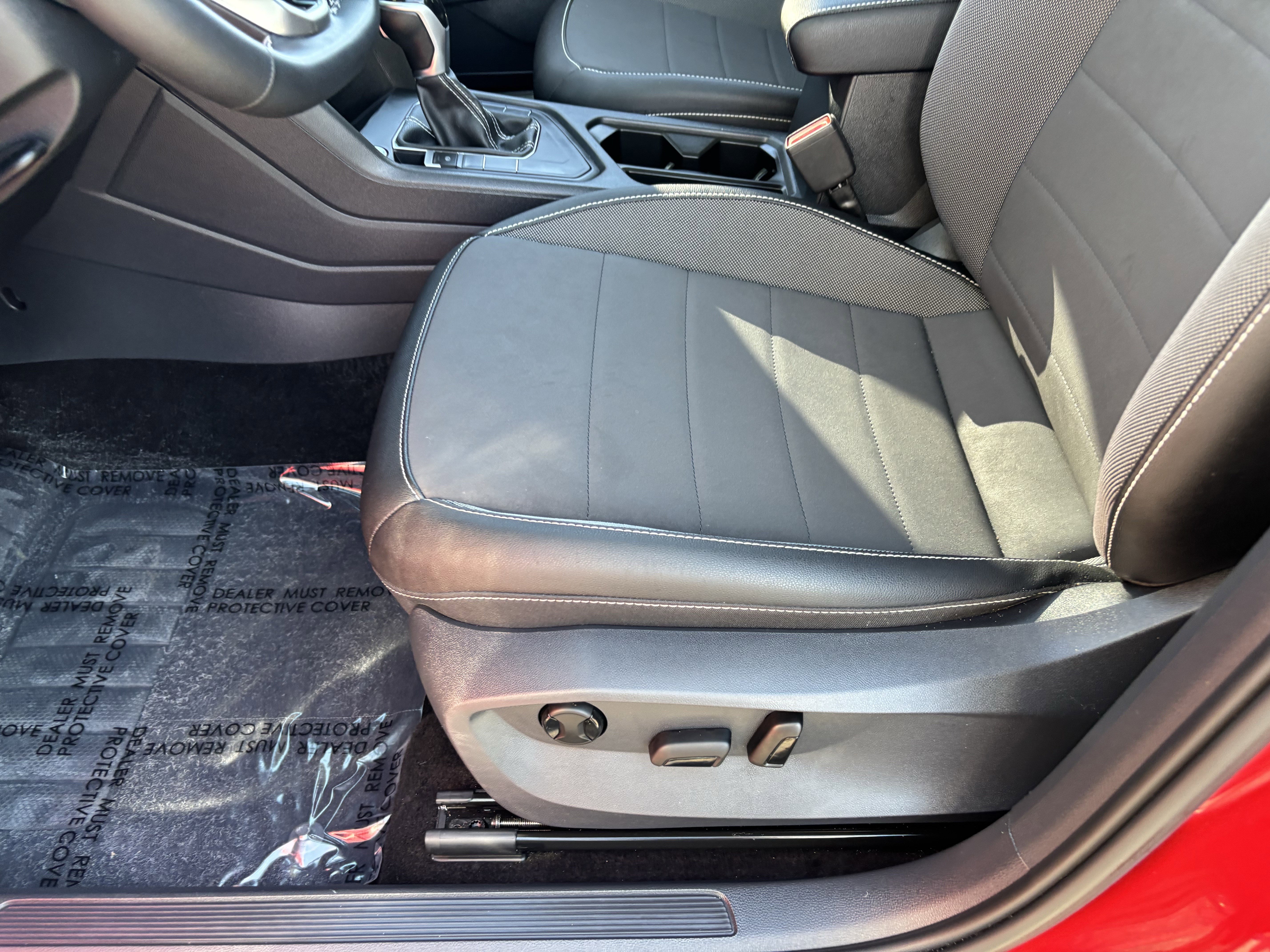 Certified 2022 Volkswagen Taos SE w/ Panoramic Sunroof Package image 19