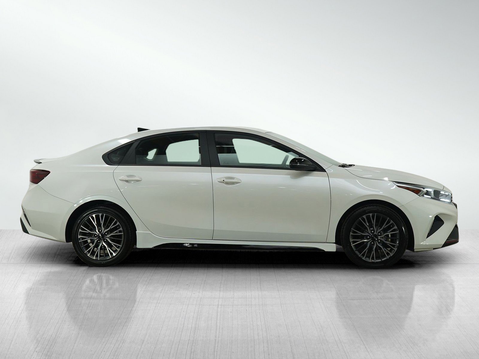 Used 2024 Kia Forte GT-Line image 8