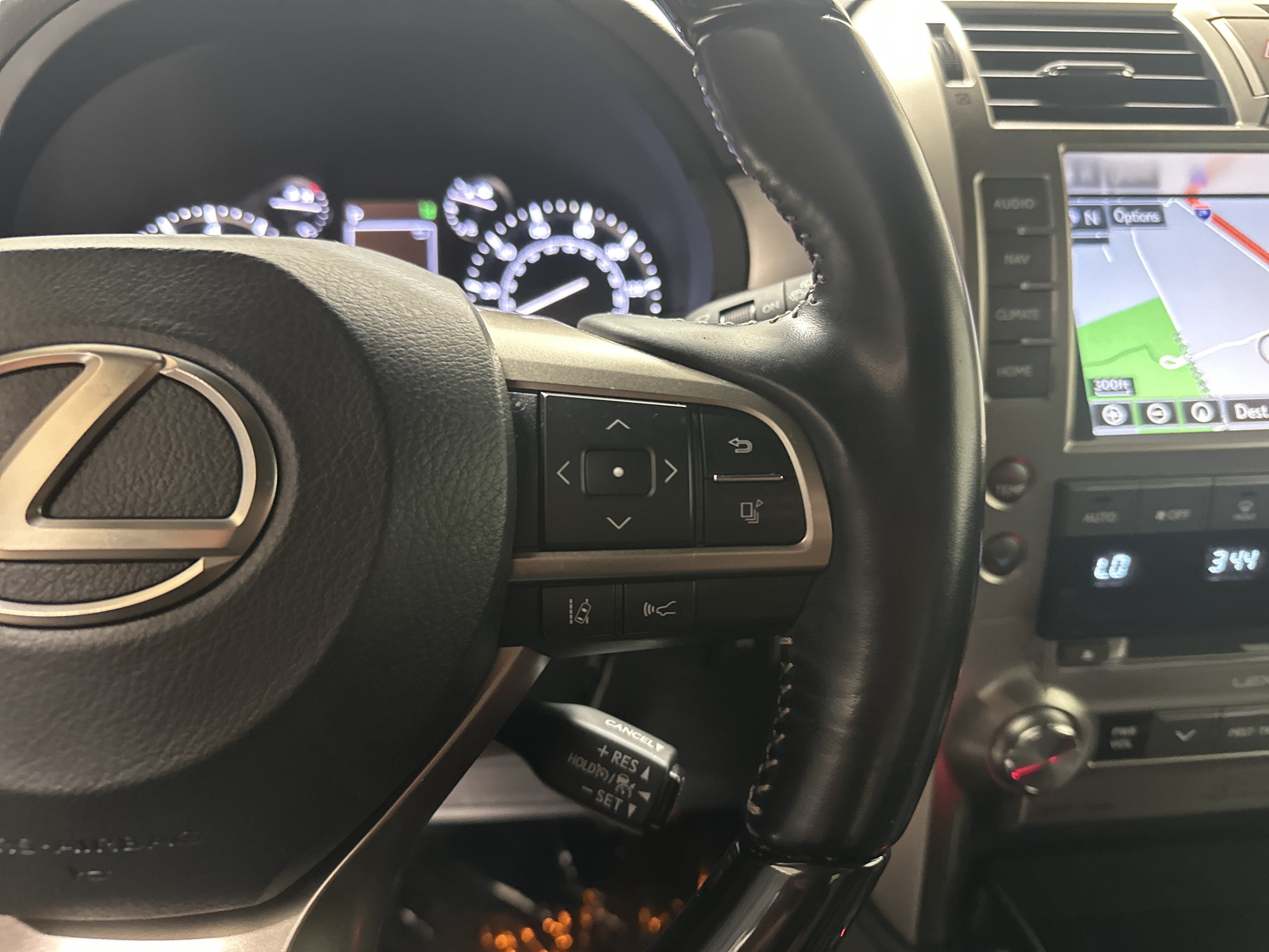 Certified 2021 Lexus GX 460 Luxury w/ Accessory Package AWD/4WD image 20