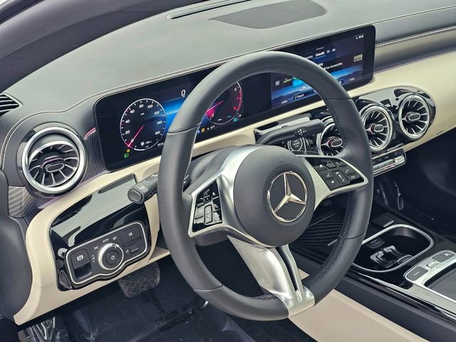 Certified 2025 Mercedes-Benz CLA 250 4MATIC image 17