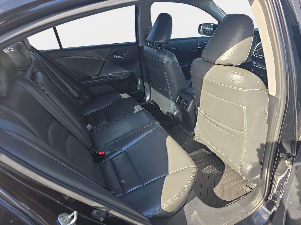 Used 2016 Honda Accord EX image 11