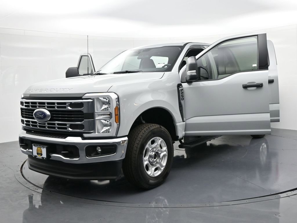 Used 2025 Ford F250 XLT image 25