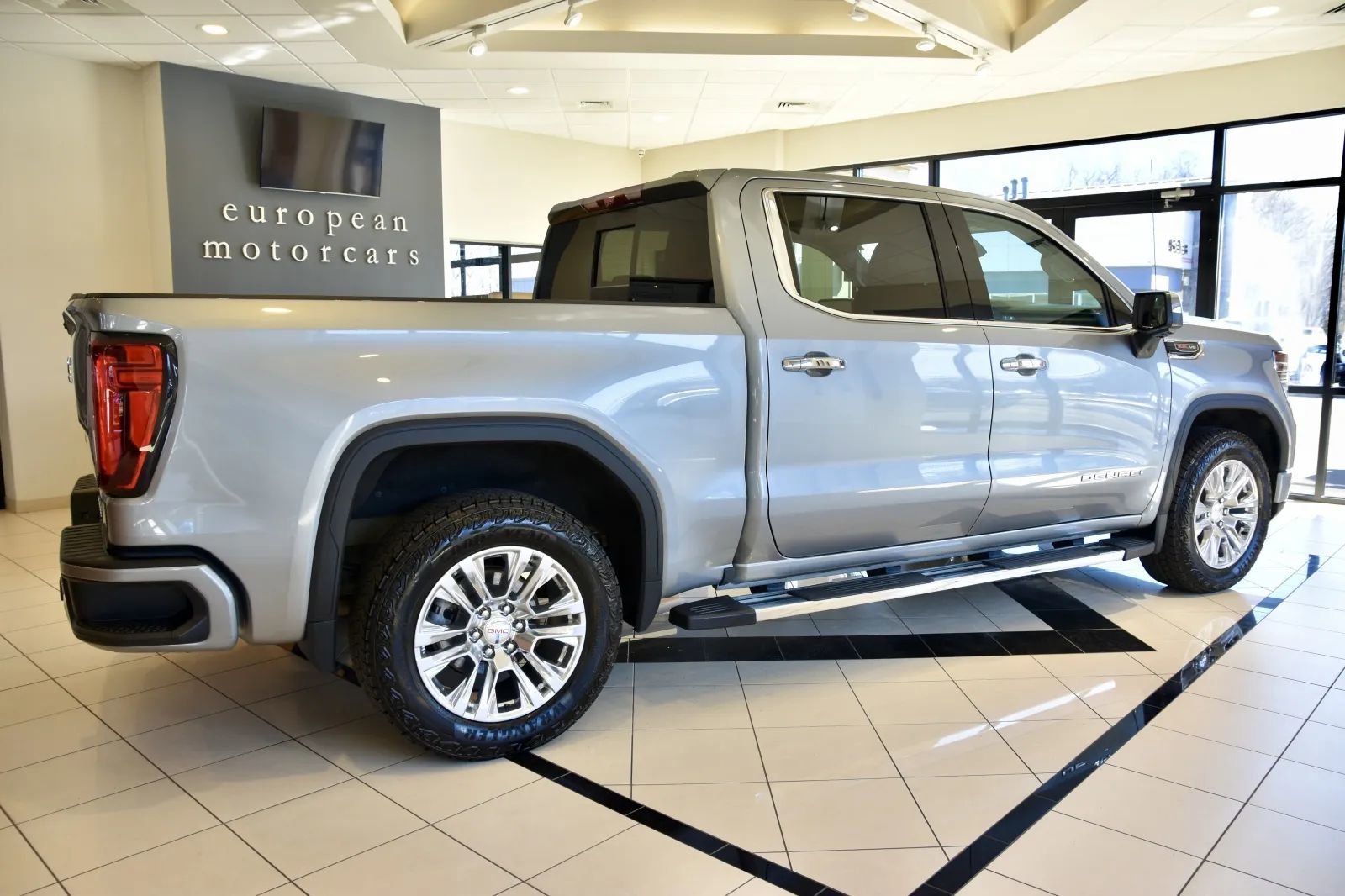 Used 2024 GMC Sierra 1500 Denali w/ Technology Package image 7