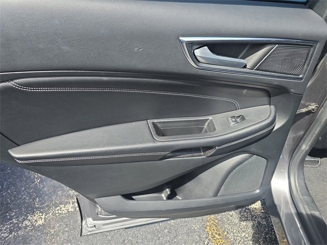Used 2022 Ford Edge Titanium image 13