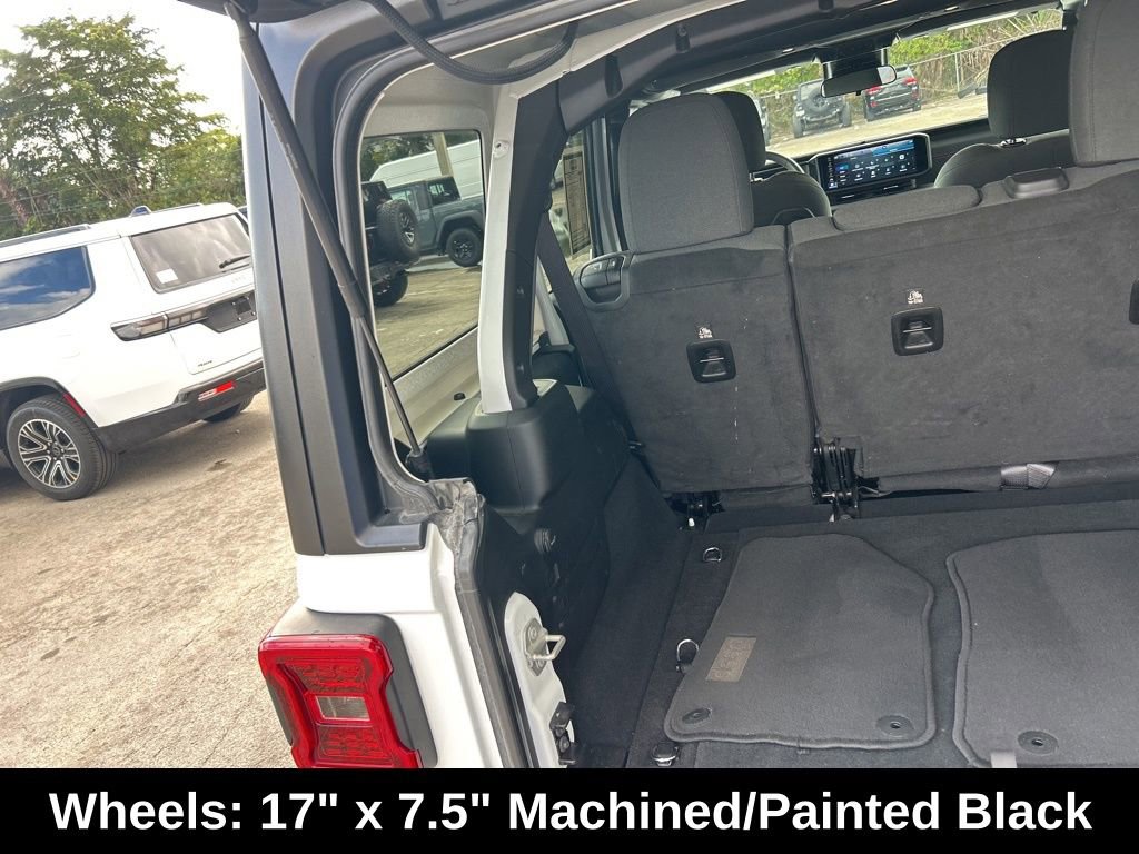 Used 2024 Jeep Wrangler Unlimited Rubicon image 31