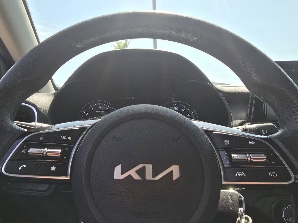 Used 2023 Kia Forte LXS w/ LXS Technology Package image 24