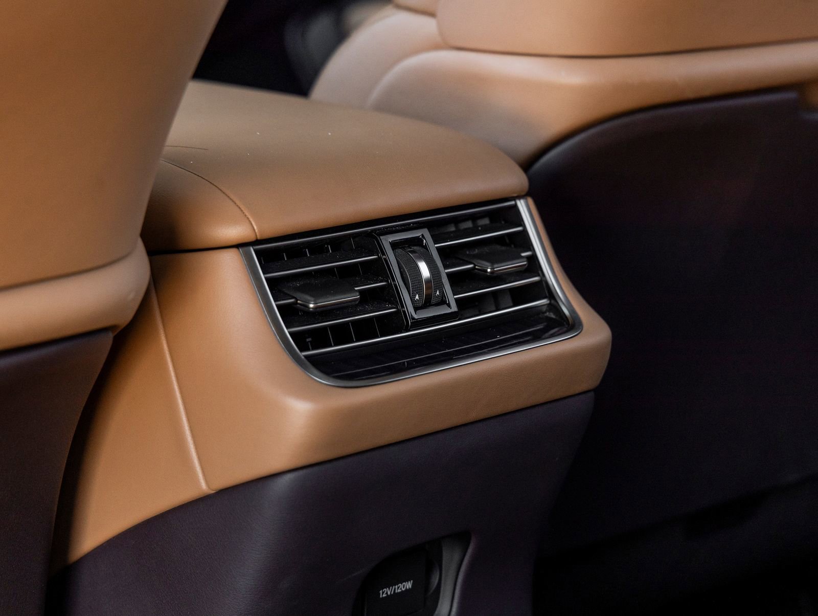 Used 2019 Lexus LS 500 w/ Accessory Package (Z2) image 33