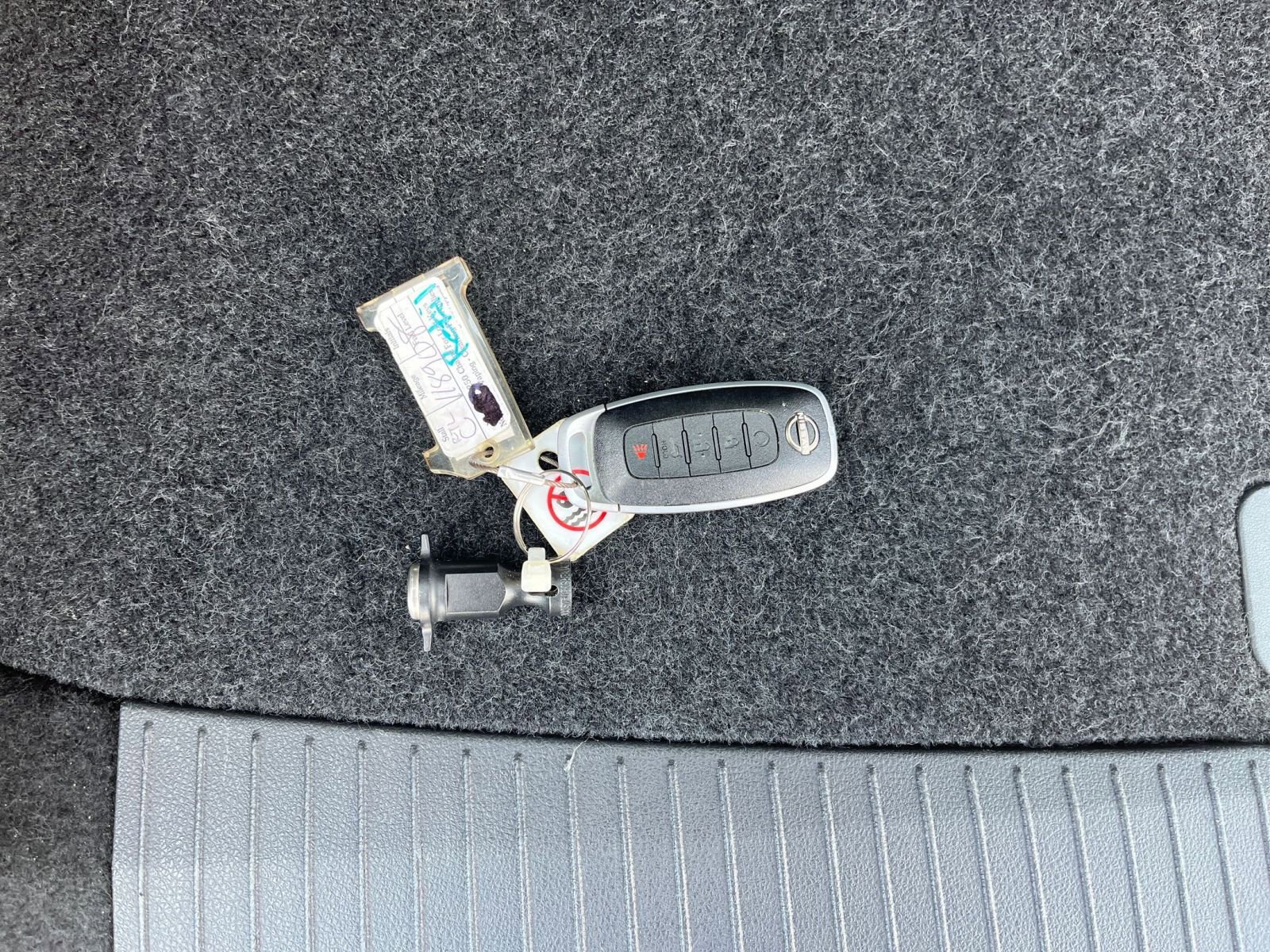 Used 2025 Nissan Rogue SV image 27