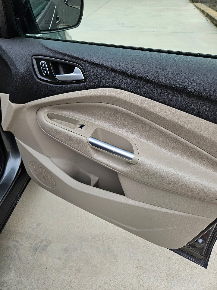 Used 2019 Ford Escape SEL image 14