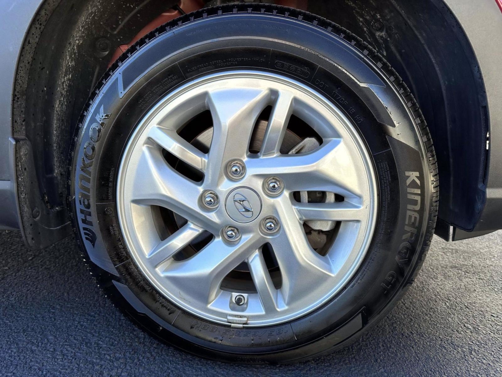 Used 2025 Hyundai Venue SE FWD image 6