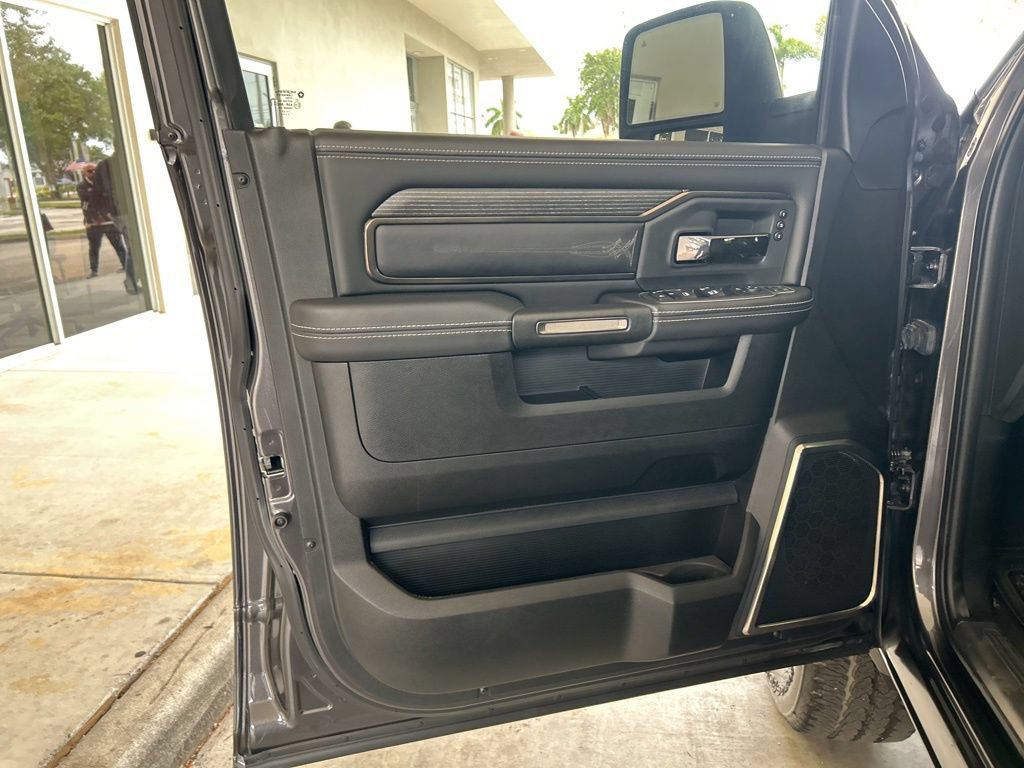 Used 2023 RAM 2500 Limited AWD/4WD image 43