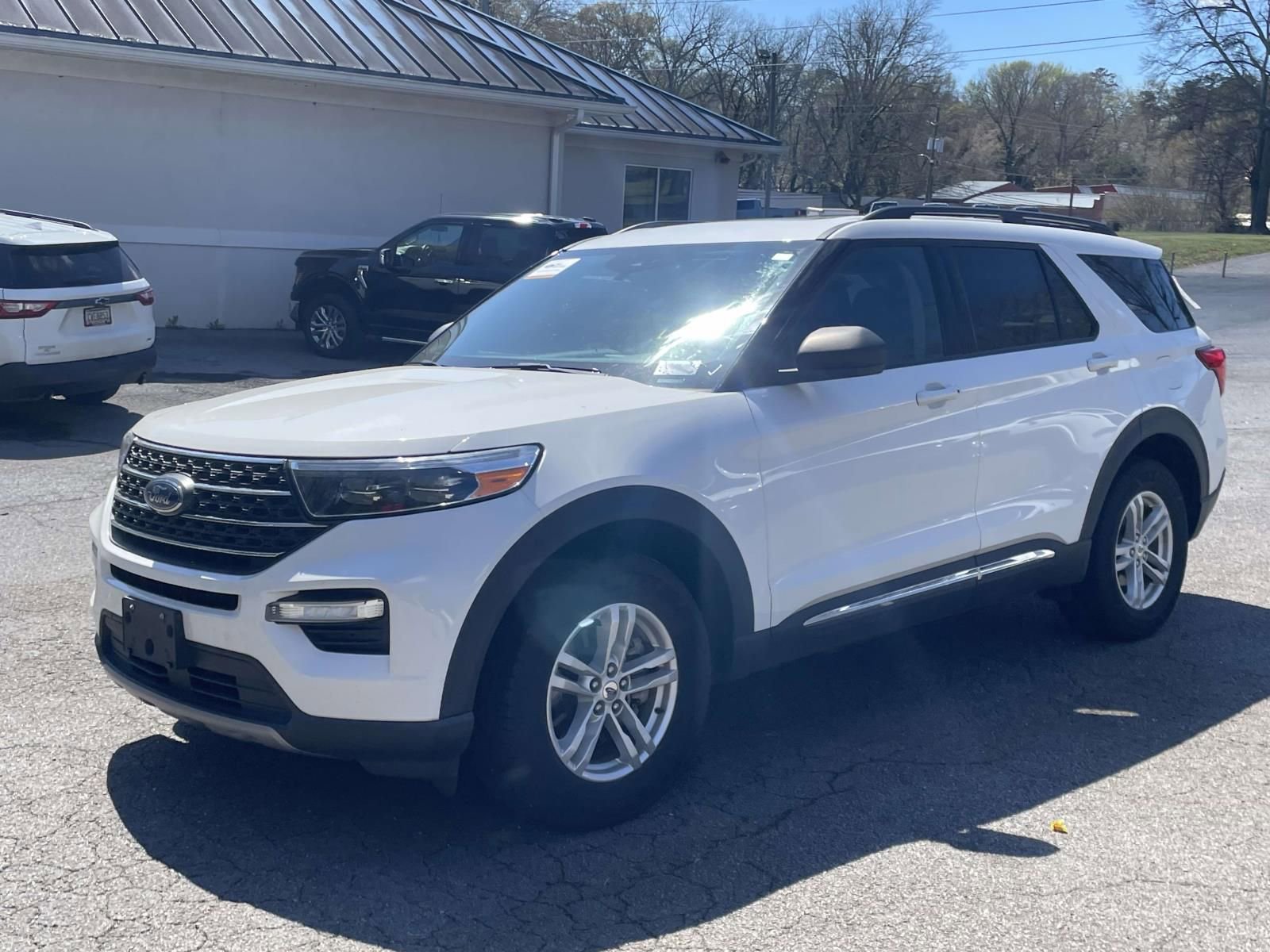 Certified 2022 Ford Explorer XLT w/ Equipment Group 202A image 10