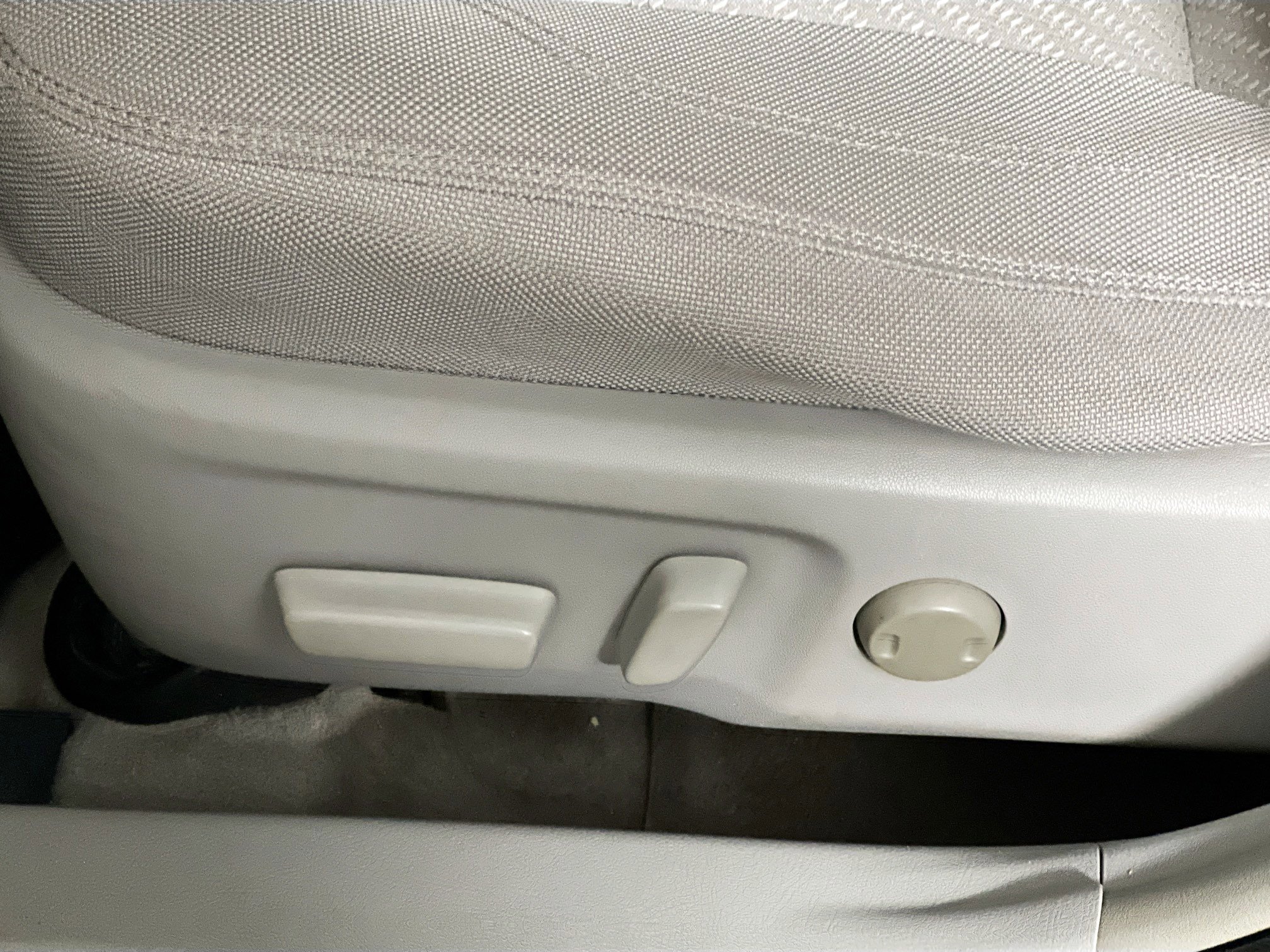 Used 2015 Toyota Camry LE image 15