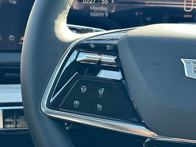 New 2026 Cadillac Optiq Luxury 1 image 7