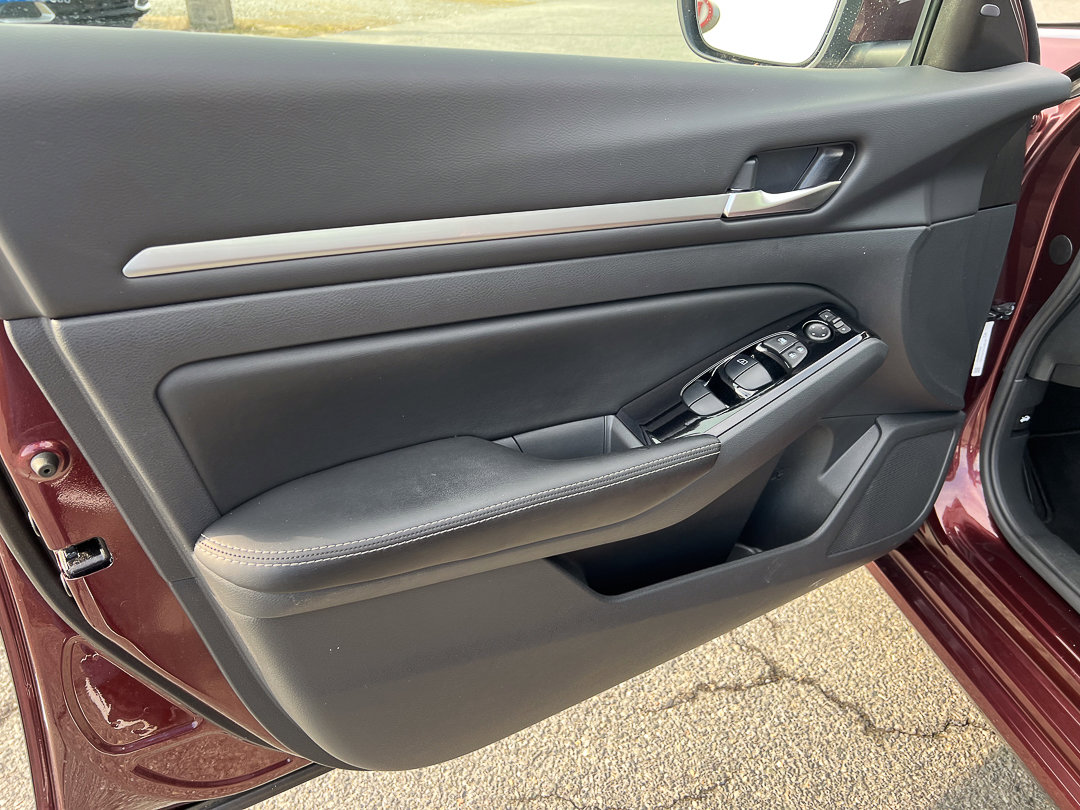 Used 2023 Nissan Altima 2.5 SV image 11