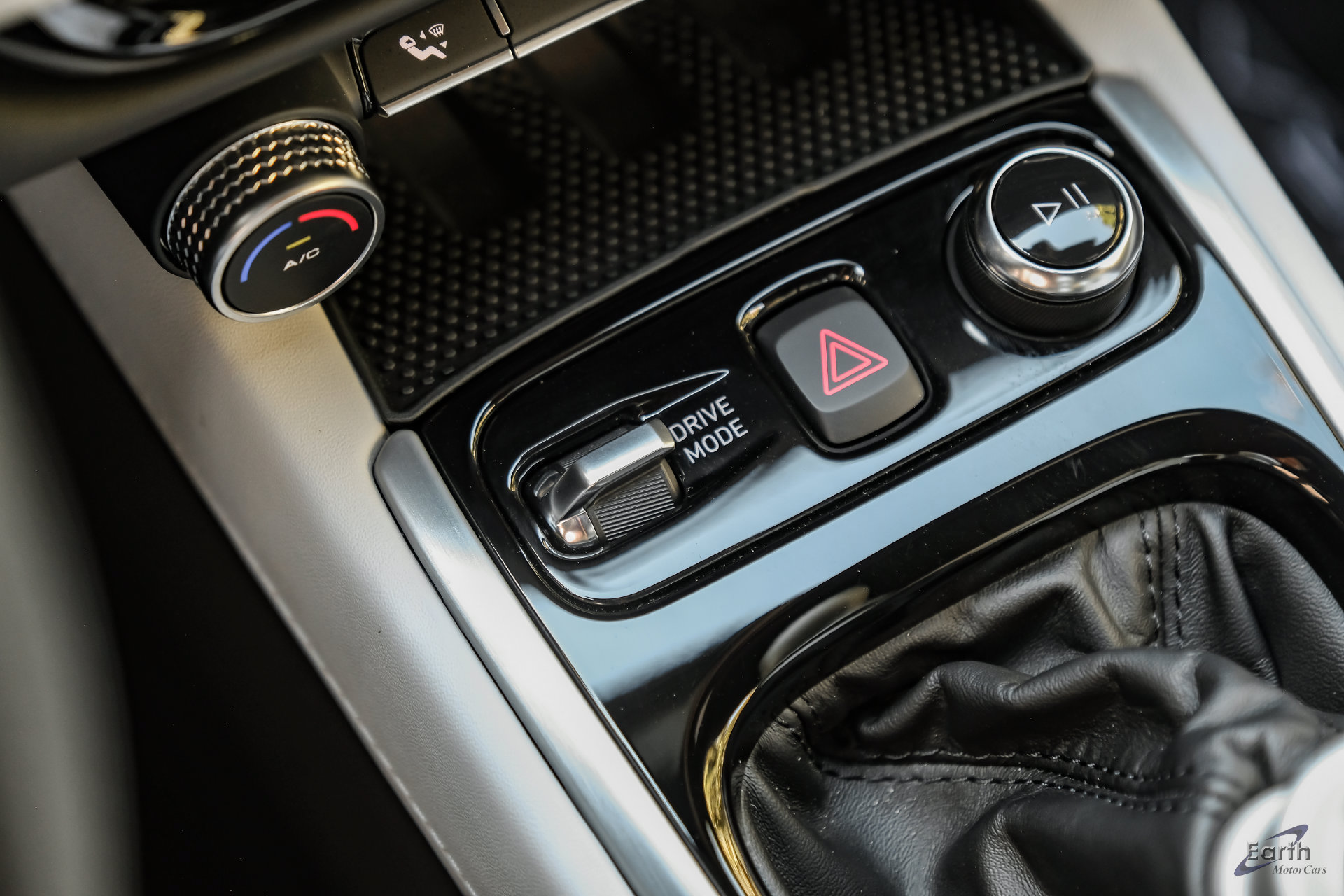 Used 2025 Lotus Emira RWD image 74