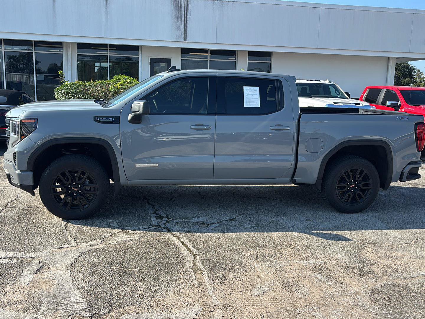 Used 2024 GMC Sierra 1500 Elevation w/ X31 Off-Road Package AWD/4WD image 4