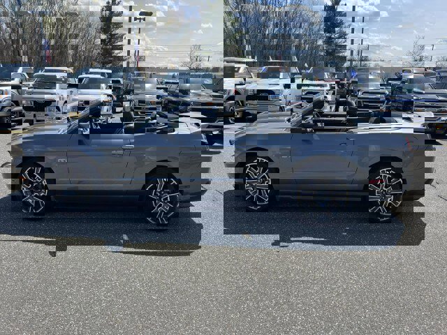 Used 2010 Ford Mustang GT Premium RWD image 18