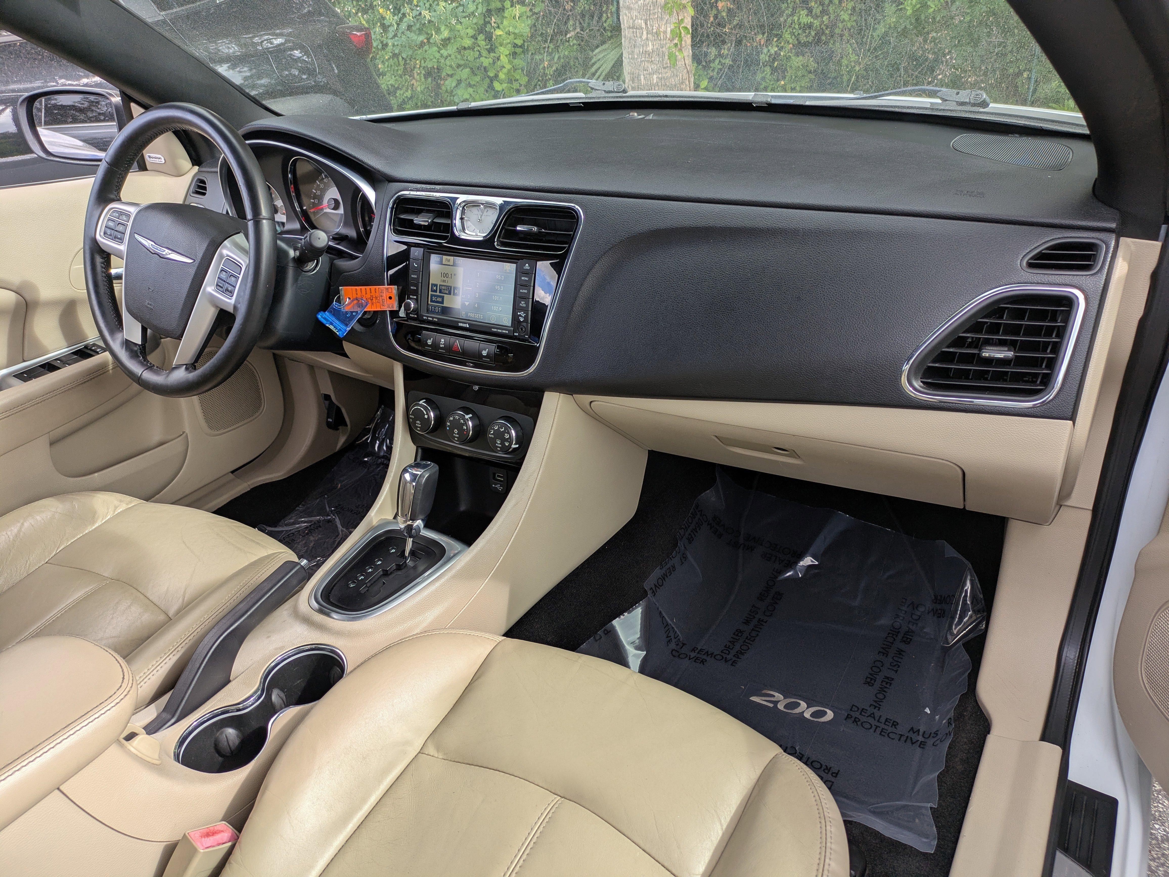 Used 2011 Chrysler 200 Limited image 15