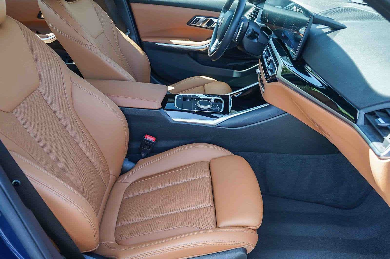 Used 2023 BMW 330i Sedan w/ Premium Package RWD image 19