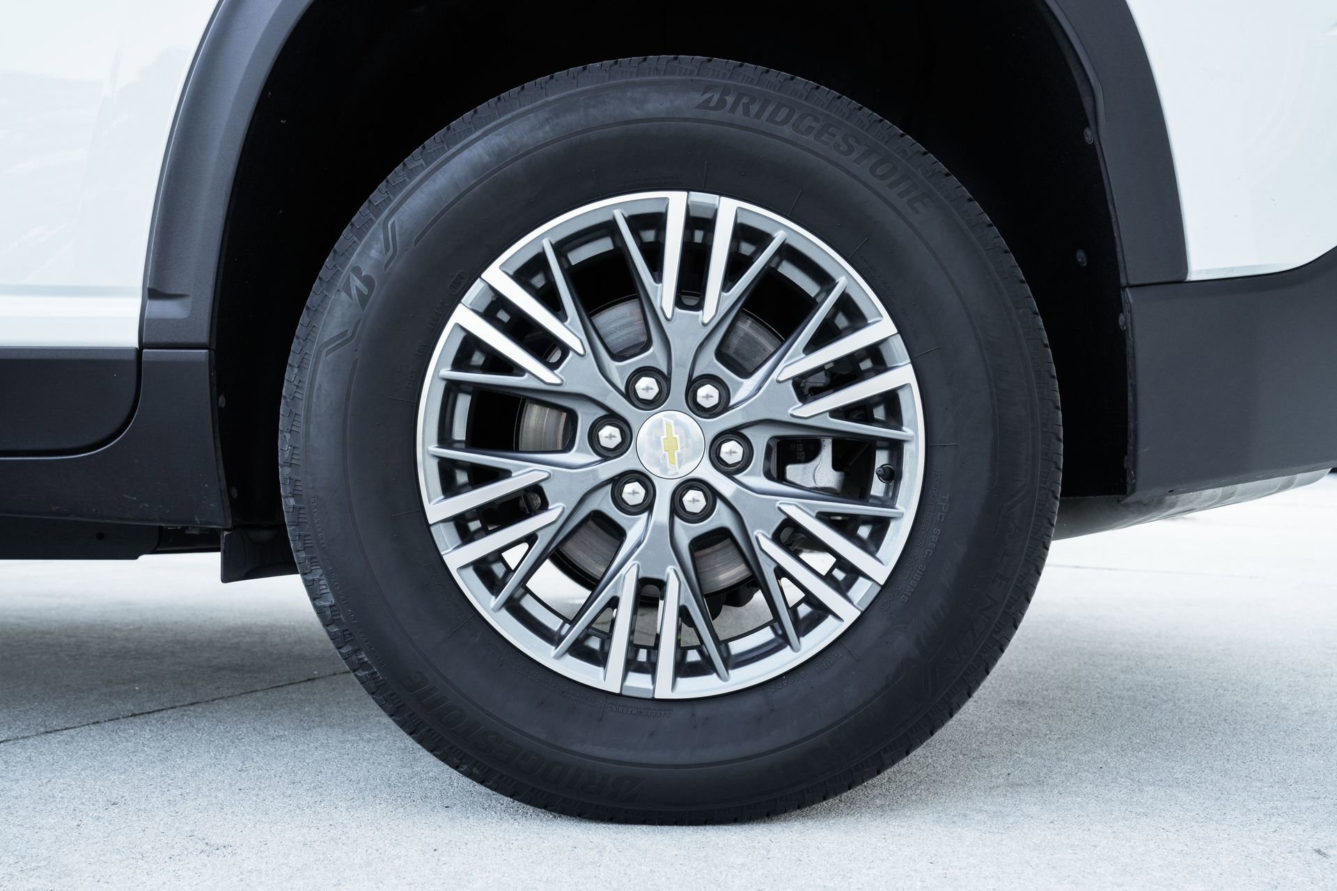 Used 2024 Chevrolet Traverse LT image 13