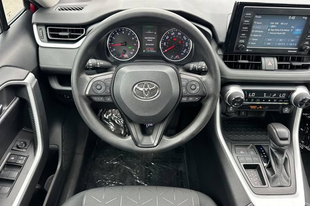 Used 2021 Toyota RAV4 XLE w/ Convenience Package FWD image 16